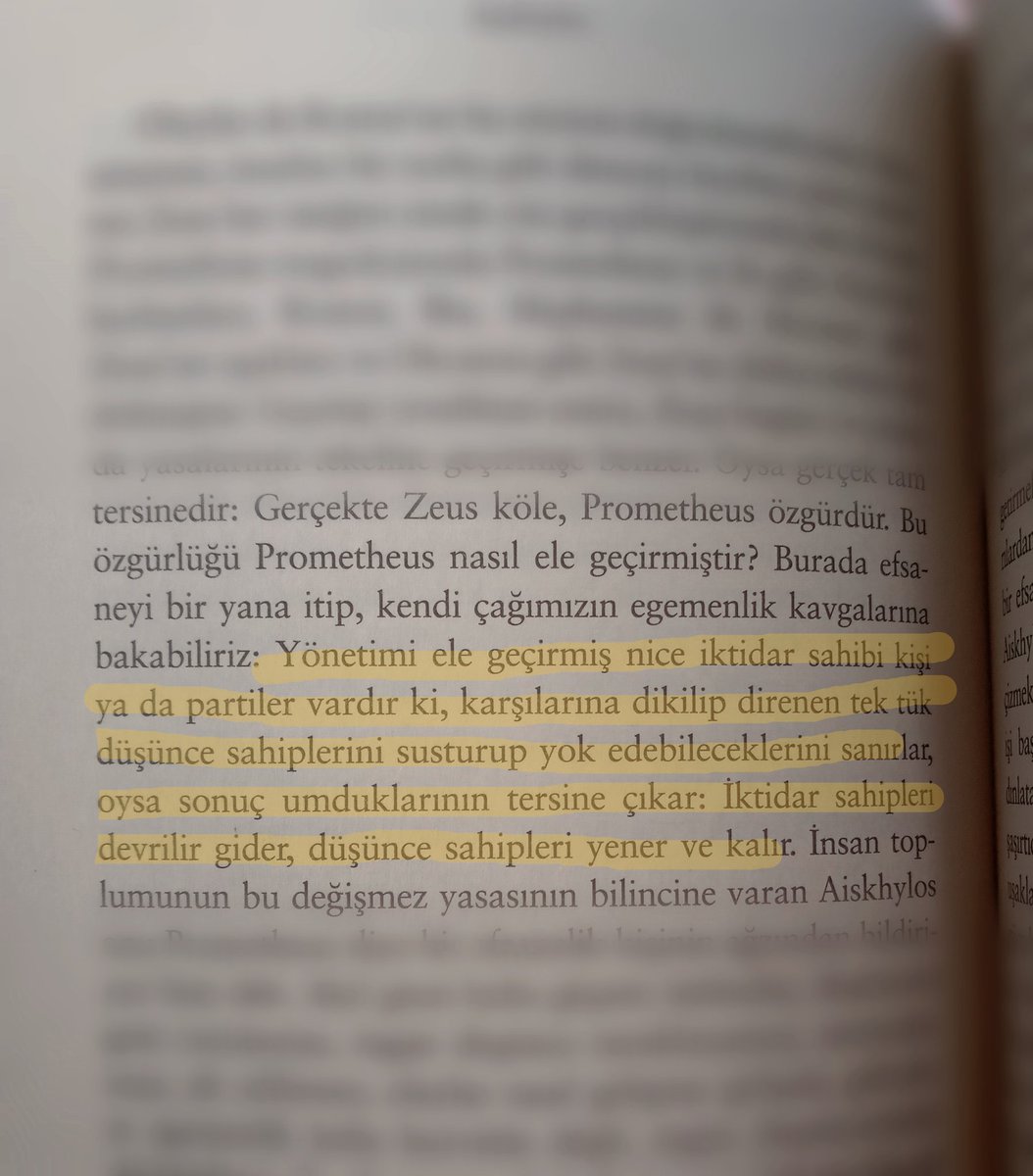 weaversknot's tweet photo. “gerçekte zeus köle, prometheus özgürdür.”

― aiskhylos https://t.co/OQbyqkUeOs