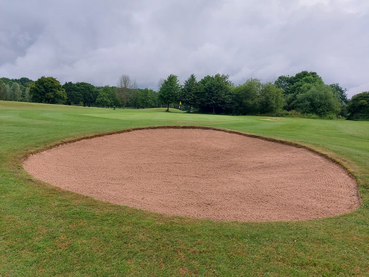 birchwoodgreens's tweet photo. Another 4 bunkers fully renovated this morning @Birchwood1 all before 8.30am. A big thanks to Ken Davey for the hard work this morning 👏👏 #topman https://t.co/bpUDqtDvHf