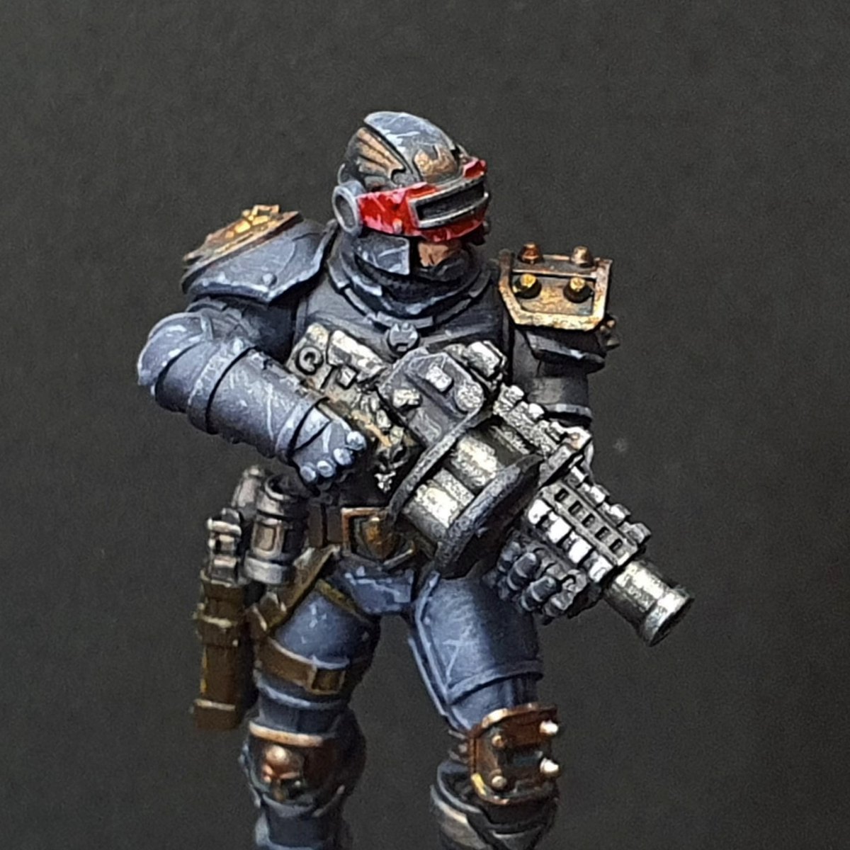 Graider_fr's tweet photo. Enforcer from Artel W minis

#enforcers
#necromunda 
#artelw https://t.co/x6egQ48IVq
