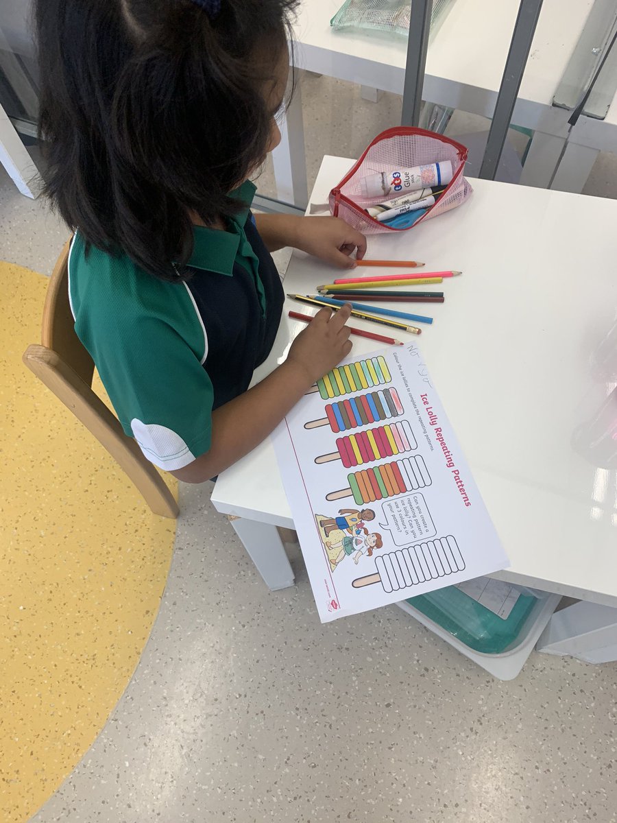 WPS_FS2's tweet photo. In maths we enjoyed exploring repeating patterns. Good work Frogs 🐸 #WPSFS2F https://t.co/SOxwvDHrAD