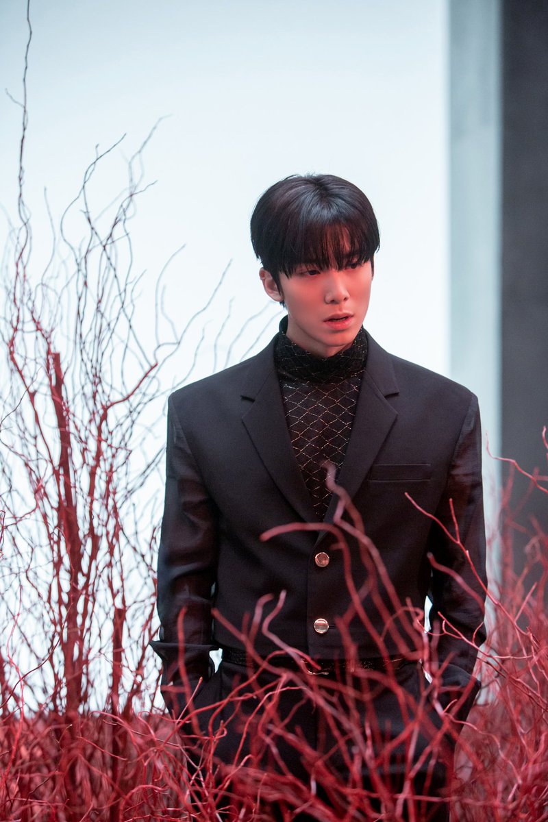 📝 210705 네이버 포스트 Tear Drop 뮤비 비하인드 컷 #휘영 #SF9
naver.me/xzcmerpt