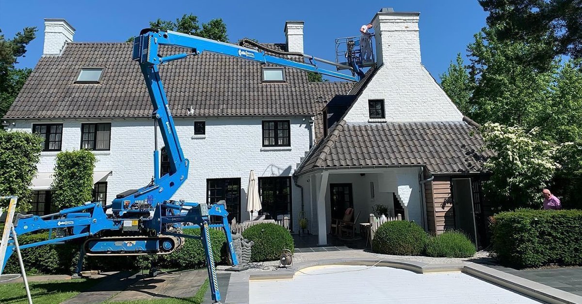 📸 Het huis in de verf zetten 💙

#huurblauw #spinhoogwerker #spiderhoogwerker