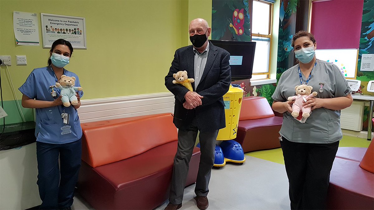 👏Freemasons up and down the country are celebrating #NHSFrontlineDay through the Teddies for Loving Care scheme 🐻 Here’s <a href="/buckspgl/">Buckinghamshire Freemasons</a> Freemason Lou, delivering a fresh supply of teddies to Milton Keynes Hospital. Find out more on the TLC website! teddiesforlovingcare.org.uk/2021/07/buckin…