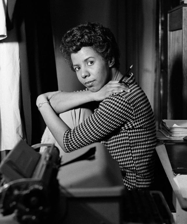 'Never be afraid to sit awhile and think.'💭 #LorraineHansberry✨ #wrbg