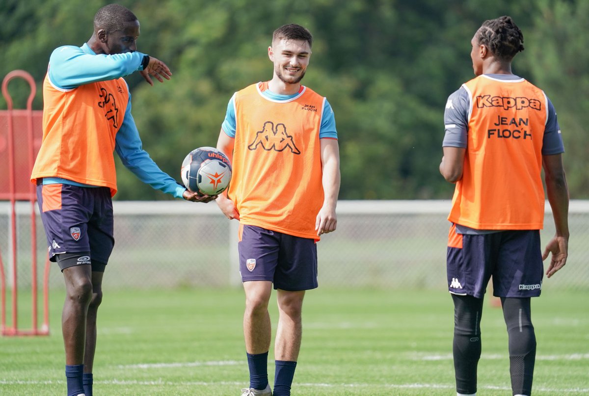 FC LORIENT 🐟 tweet media