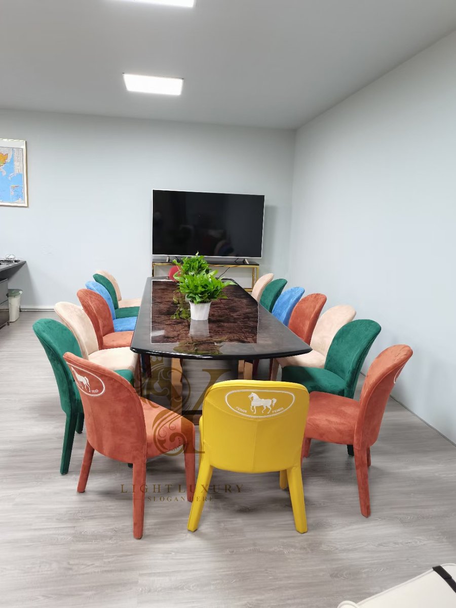 winterluo7's tweet image. Our new office 👏
All in Italian Light Luxury furniture 👌
whatsapp +8613825510404 
#officefurniture #officefurnitures #executivetable #officechair #leisuresofa #italianlightluxuryfurniture