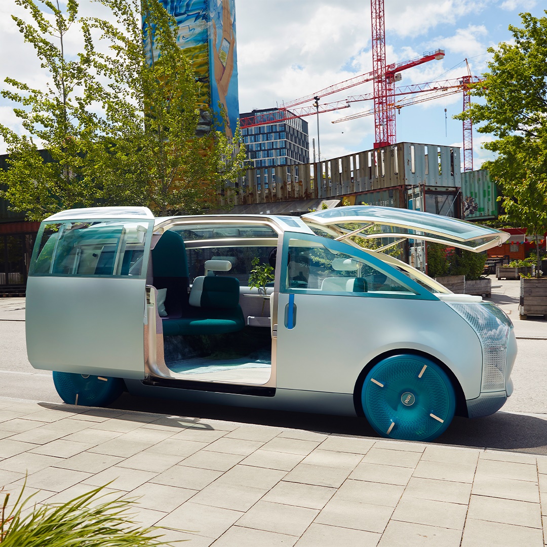 MINI's tweet photo. Missed the live world premiere of the physical MINI Vision Urbanaut? Don’t panic! Catch up or re-watch again now at https://t.co/0cjG8qTgcF
#MINI #MINIVisionUrbanaut #MINIVision #SustainableDesign #DLDSummer https://t.co/J9sNvY44S0