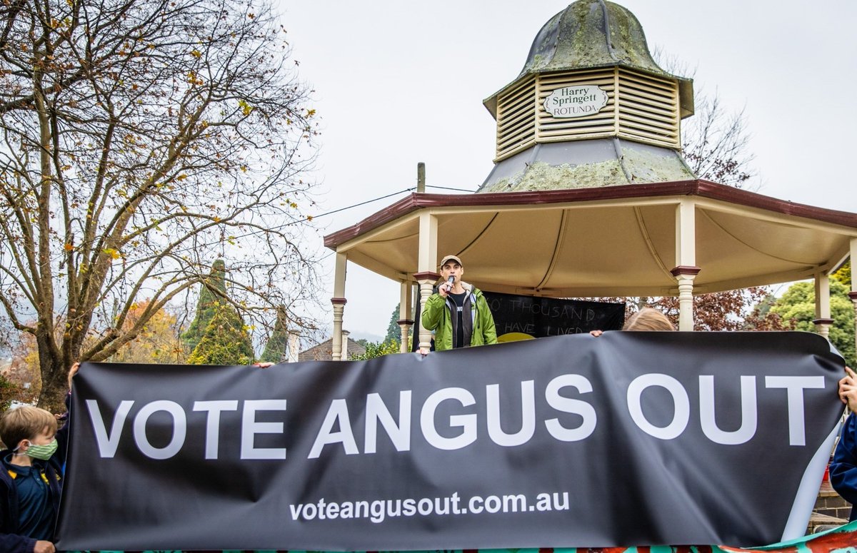 Vote Angus Out tweet media