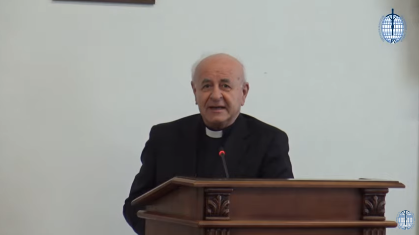 FamilyMonit's tweet photo. 📣 The choice to study the #family was not accidental. The family is the first school of relationship between human beings.

🗣️ Mons. Vincenzo Paglia

📲 https://t.co/BPmJsGrxOr https://t.co/GCEMHL0EDu