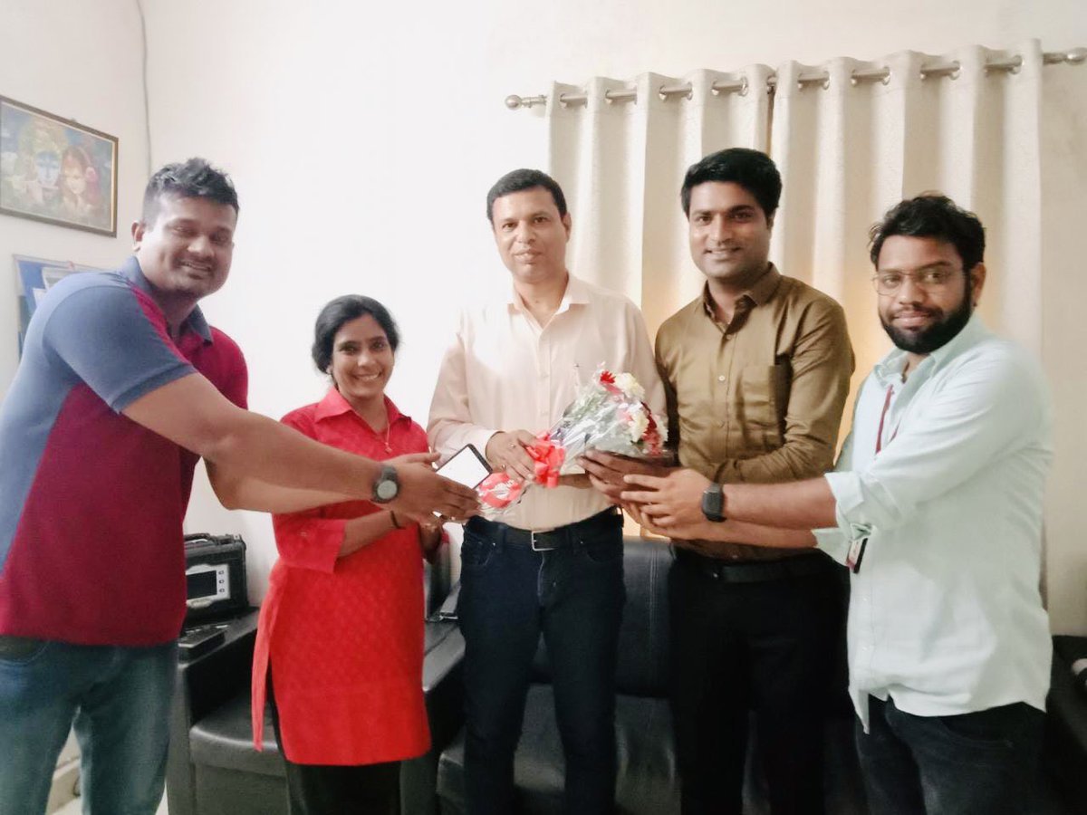 आज <a href="/nitendrasharma2/">Nitendra Sharma</a> सर ने बतौर Deputy Editor भोपाल के <a href="/NewsNationTV/">News Nation</a> ब्यूरो का कार्यभार सम्भाला । 
इस दौरान न्यूज़ नेशन कि पूरी टीम ने उनका पुष्पगुच्छ देकर स्वागत किया ।🎉😊

<a href="/manoj_gairola/">manoj gairola</a> @finddipankar 
<a href="/deepti_32/">Deepti Chaurasia</a> <a href="/jitendra_nn/">Jitendra Sharma senior journalist</a> <a href="/Kapil_news/">Dr Kapil Sharma</a>