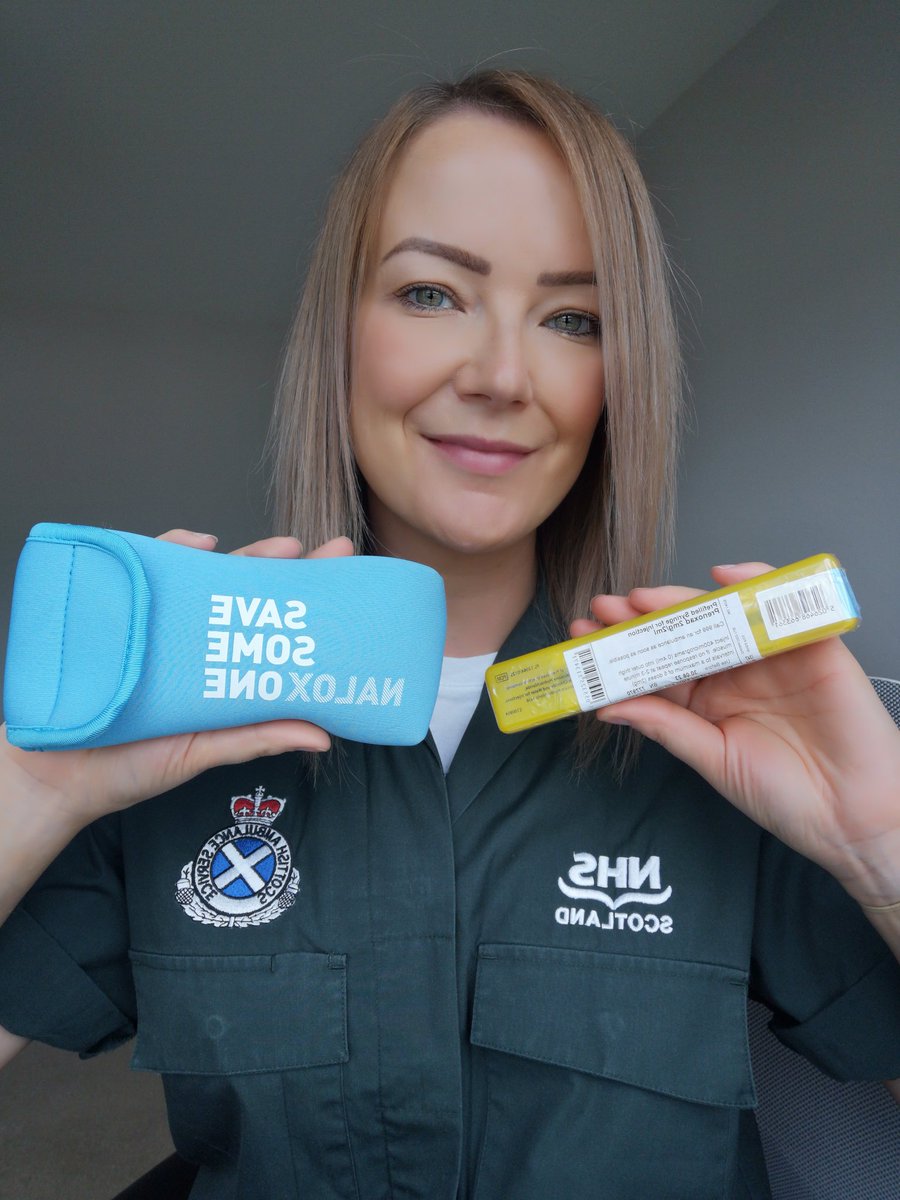 Do you carry #naloxone? Then show everyone that you do. Great new carry pouch from @SDFnews to make it clear I #carrynaloxone and that I am ready to #savesomeone 💛💙
@cuppawithK @Scottish_ddtf @Scotambservice