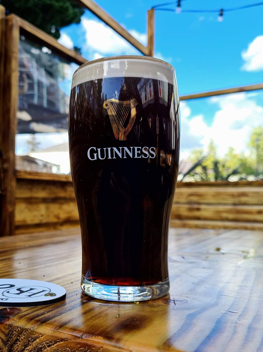 SandyfordHseDub's tweet photo. @BeefGolf I am looking at it! Lucky for me that I get to drink them after photographing them. https://t.co/PXawH2ivxF