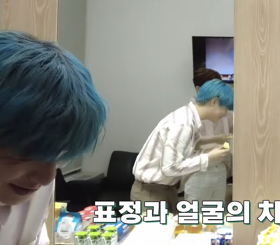 _ginger_teeNF's tweet photo. 목동팬싸장 대기실 최고다 진짜 간식이 잔뜩
그리고 잔뜩 먹고 있는 노란돼지 https://t.co/SUXYWQhAz5