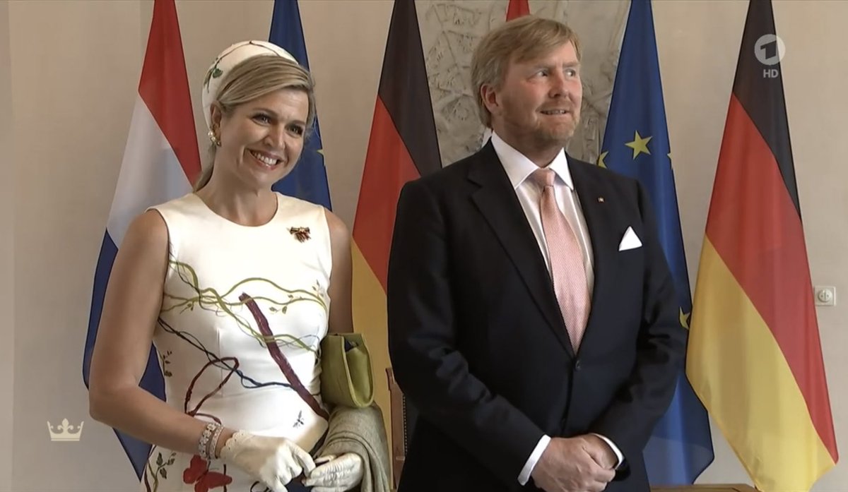 ChristinsQueens's tweet photo. 📸 RBB

#staatsbezoek 
#NLinGermany
#QueenMaxima
#RoyalVisitGermany https://t.co/6ehQMpXvHT