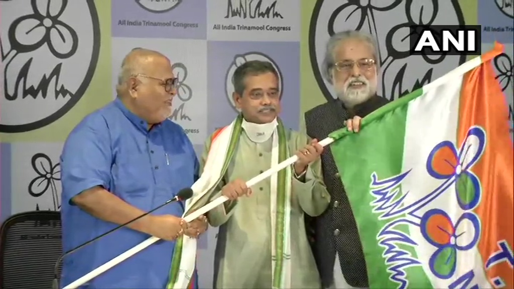 ANI's tweet photo. Former President Pranab Mukherjee's son Abhijit Mukherjee joins Trinamool Congress in Kolkata https://t.co/LVLPdzpVCt