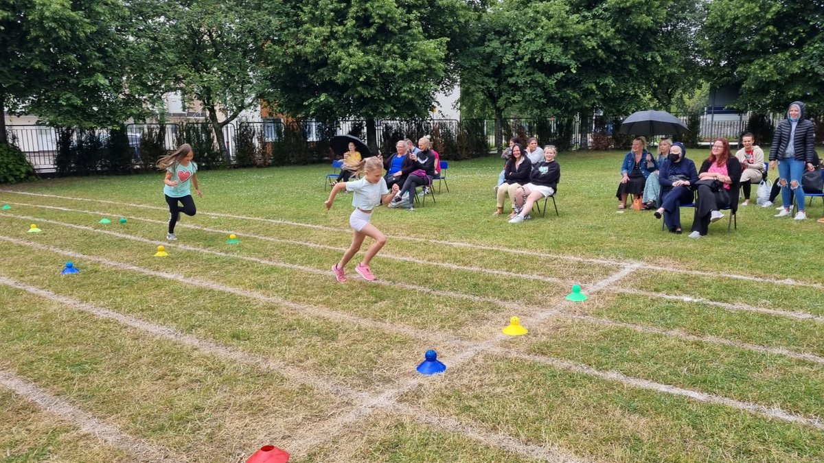 marys_rc's tweet photo. An amazing sports day for Blwyddyn 4
#TeamNon
#TeamLlewellyn
#TeamTydfil
#TeamOwain https://t.co/N1q1W8hn1p