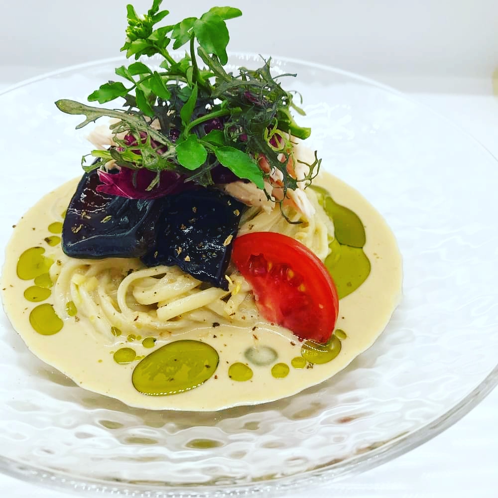 ojiyanoodlesfes's tweet photo. 本日よりKitchen Stage(伊勢丹新宿店B1F)にてみどりのラー油を使用したメニュー【蒸し鶏と日本きくらげの冷やし担々麺 みどりのラー油風味】が提供開始‼️
東京にお住まいの方は是非😊
#わたや
#みどりのラー油
#Kitchenstage
#おぢや麺フェス
#小千谷 https://t.co/gWOi2Hnb8g