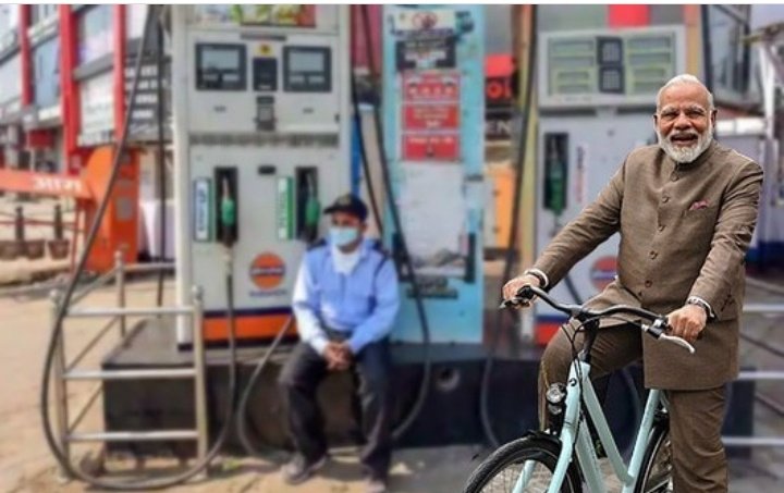 MdrizwanQ's tweet photo. Modiji did this? 😂😂😂
फकीर आदमी भी साइकिल पर निकल पड़ा 
पेट्रोल के दाम की वजह से 
मोदी सरकार ने पेट्रोल का दाम इतना ही बड़ा  दिया कम से कम  यह साइकिल चला रहा है फकीर आदमी इसका ही सोच लेते ,,😀
@DaudHKhan_ @narendramodi @shanu_sab @warispathan @PankajPuniaINC @asadowaisi https://t.co/ILpQOZ2Ep8