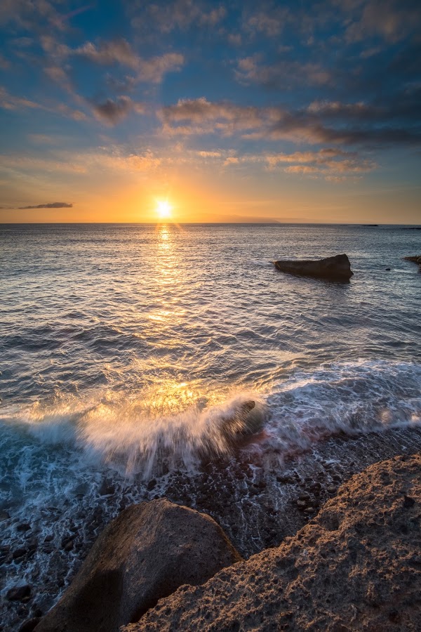 Splash on your feet!
🏝️ costa-adeje.es/en/beaches/
#Sea #Ocean #Sand #Beaches #CostaAdeje #Sunset #Nature #DreamCostaAdeje #Tenerife #AwakenEmotions #VisitTenerife #CanaryIslands #LatitudeOfLife