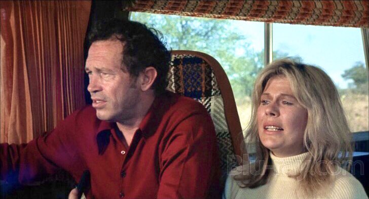 Remembering the late 🇺🇸American actor #WarrenOates #BOTD in 1928 in #Depoy #Kentucky, seen here with co-stars #PeterFonda #LorettaSwift and #LaraParker in the #20thCenturyFox action horror film “RACE WITH THE DEVIL” (1975) dir. Jack Starrett