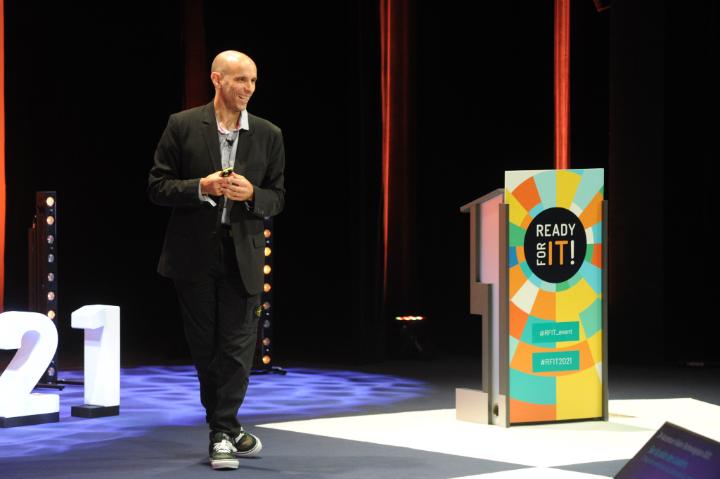 Exploiter les #technologies pour maîtriser le changement, c’était le thème de l'intervention d'Emmanuel Viale, <a href="/AccentureFrance/">Accenture France</a>, sur la scène de <a href="/RFIT_event/">Ready For IT</a>. Découvrez le replay maintenant !

🎬 accntu.re/3hicvok