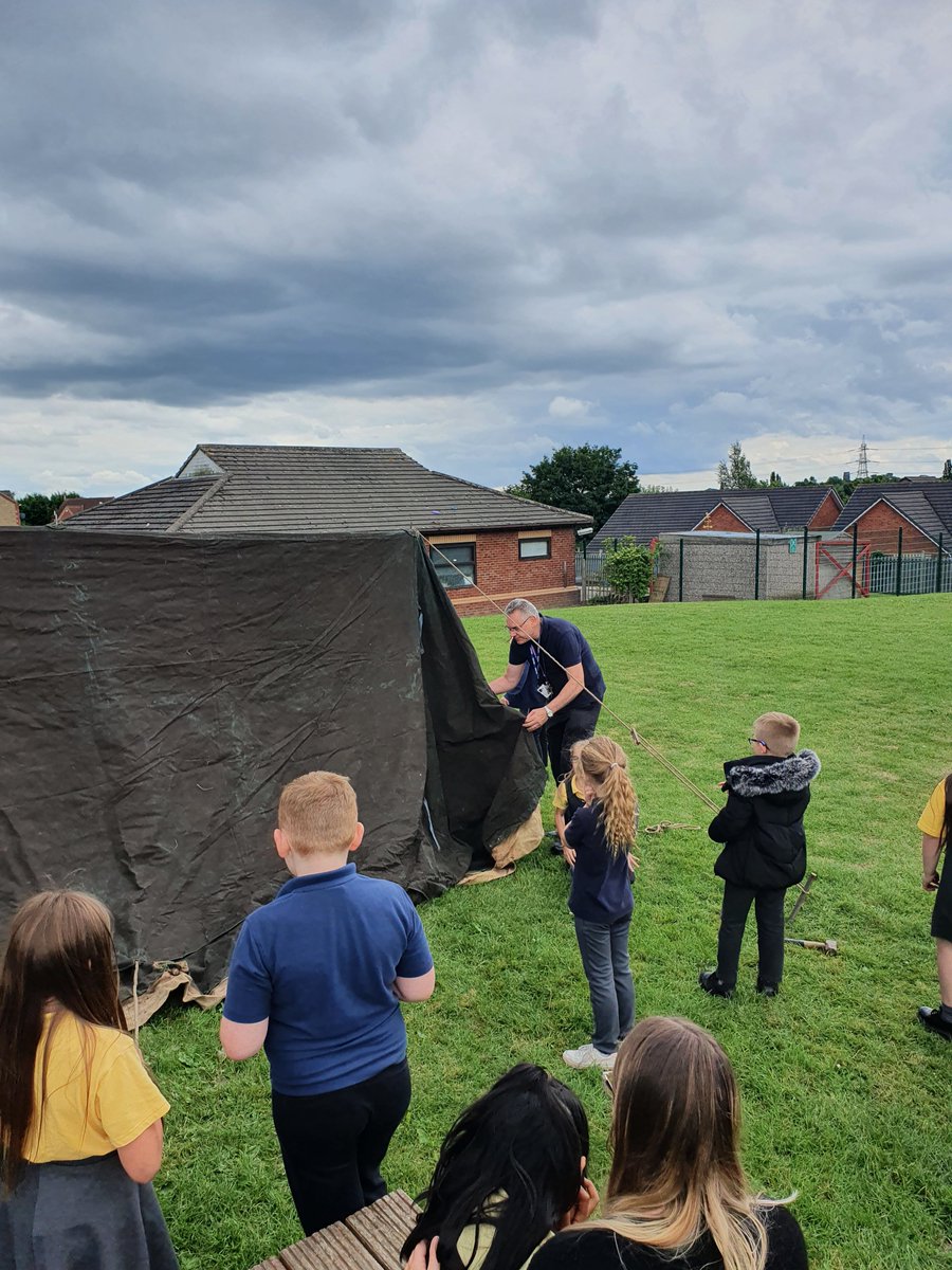 bec1_fisher's tweet photo. Team building at its best. After school  club pupils have erected a tent ready for our Yr 6's BBQ. We hope they have a lovely evening #BeBigHearted #remarkablelives @ClassYorkY4 @ClassHuddY3 @class Cambridge @MeadsteadHead https://t.co/dzTLaoTrdk