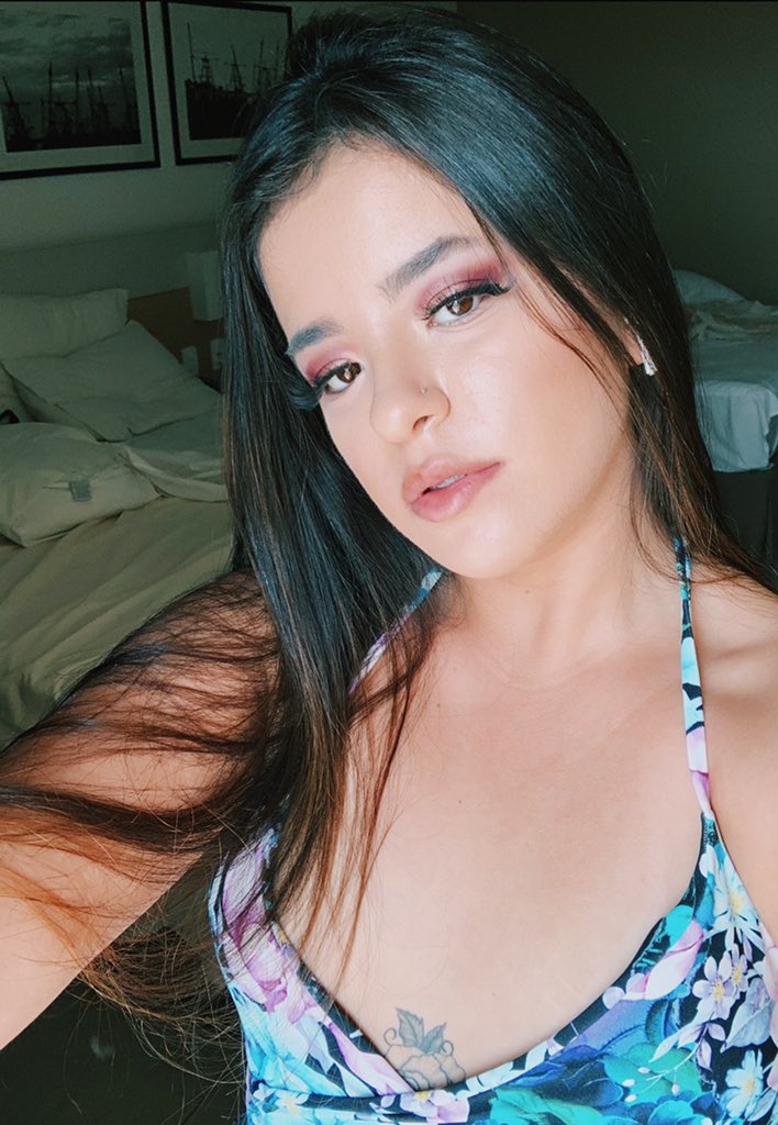 Sarah agatha (@_pequena_angels) on Twitter photo 