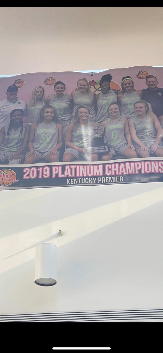 willtrumm's tweet photo. Still hanging from the rafters @TFNsRun4Roses 9 out of 10 collegiate athletes and the other had plenty of opportunities 🔥🔥🔥 https://t.co/J7snQ0Q5zy