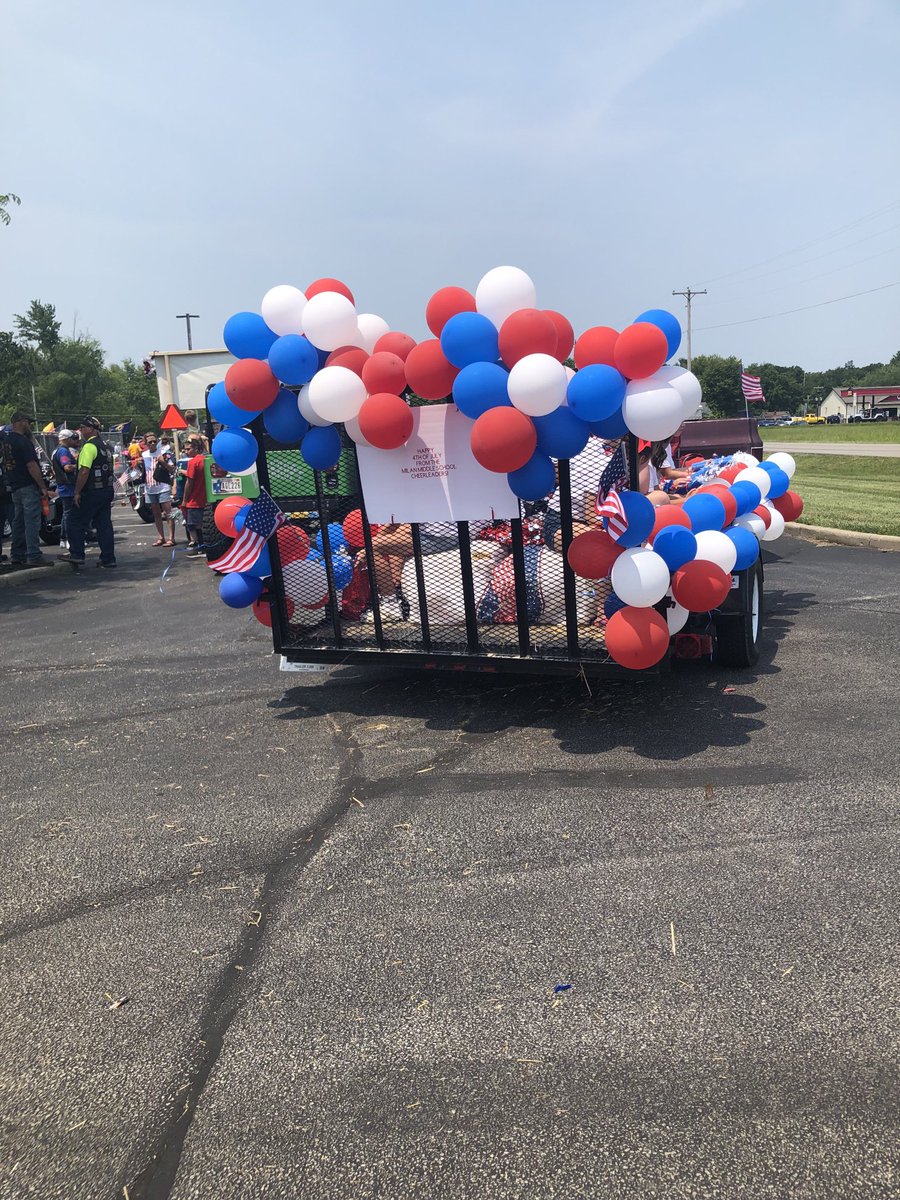 More pictures of our 1st place float!!