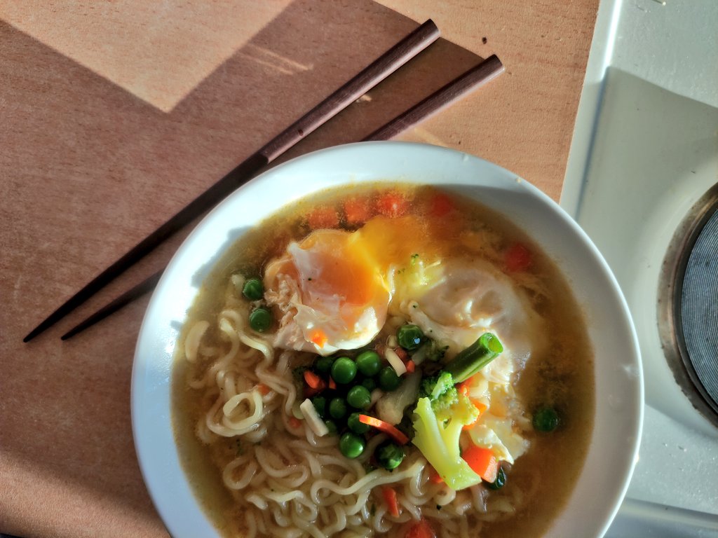 sunnytrickster's tweet image. тред ПРОСТЫХ кулинарных лайфхаков для тех, у кого нет сил и возможности готовить "нОрМаЛьНо", но кто хочет питаться лучше 💛

для людей с ментальными заболеваниями или особенностями

для тех, кому приходится тянуть на себе слишком много и нет сил и времени позаботиться о себе ☀