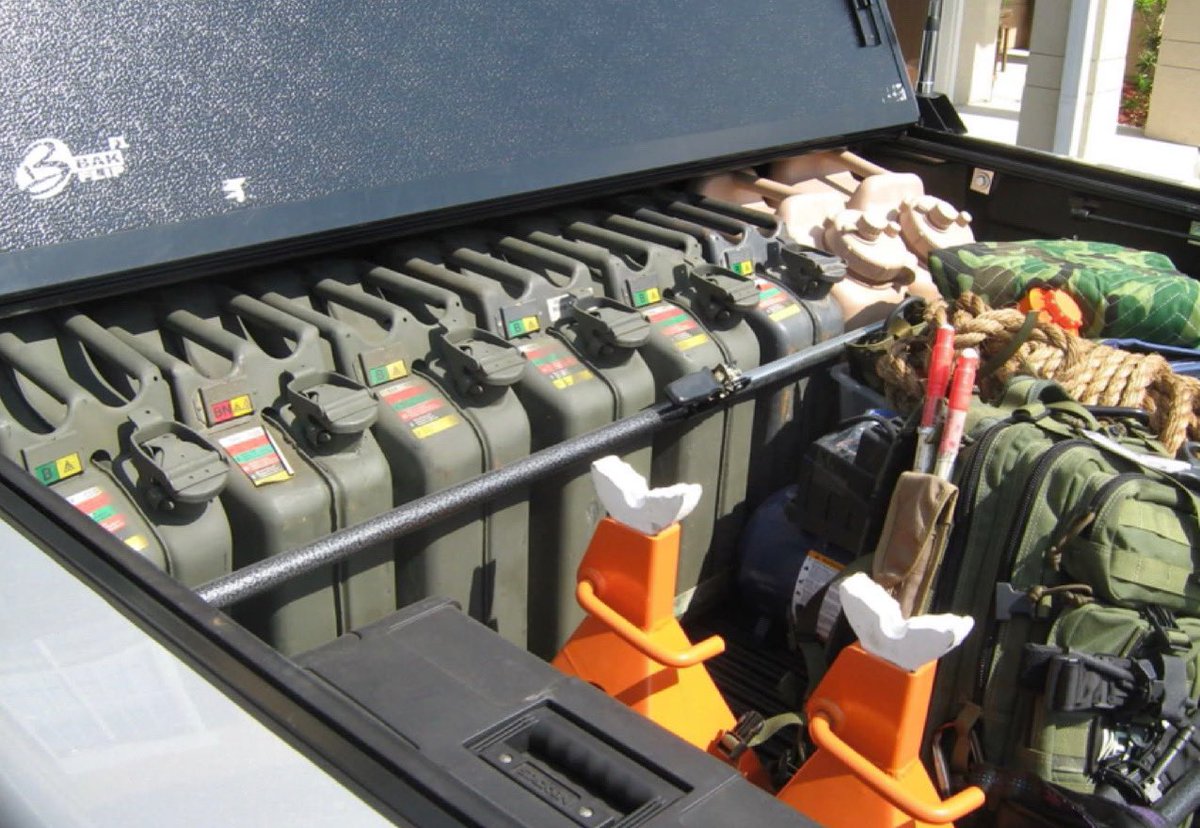 OPrepared's tweet image. I love this set up. Clean and effective. What’s your thoughts? #OzarksPrepared #Prepper #Shtf #Prepper #Bushcraft #Survival #FoodStorage #BugOutBag #GetHomeBag #Nature #Adventure #DIY #prepperfoodstorage #foodstorage