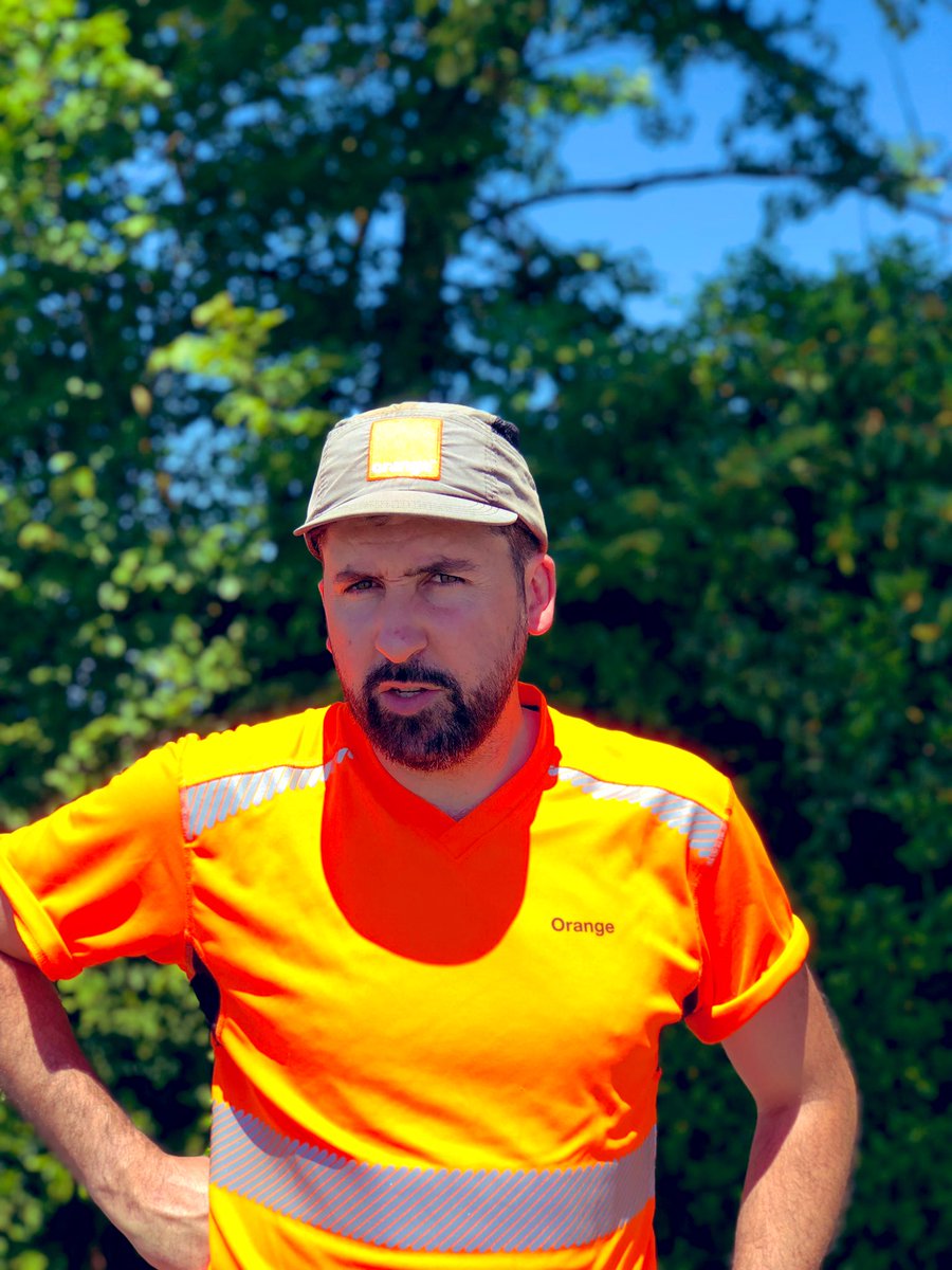 SebAudra's tweet photo. ⚠️ Intervention à #Verfeuil (31) des équipes @OrangeOccitanie et son partenaire @GroupeScopelec pour réparer les poteaux cassés lors des violents orages du 17 juin dernier.

Près de 70 communes de l’Est toulousain ont été impactées et plus de 300 poteaux sont à terre. https://t.co/7Hxn9BgJPz