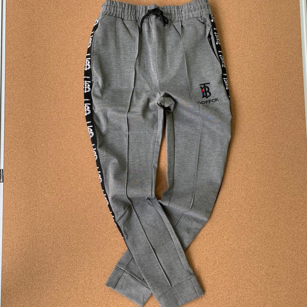 EfiaOkorewaa's tweet photo. 🔥🔥 Joggers Available 🔥🔥

🔥🔥Available sizes from large to 2XL 🔥

🔥🔥Price : 75 cedis 🔥🔥

🔥🔥Dm to order🔥🔥

Chelsea Tuchel  Achimota School Makola Camavinga Sports Center #LetTheManGo #BoyDoeMusic https://t.co/pImvIYtAp8