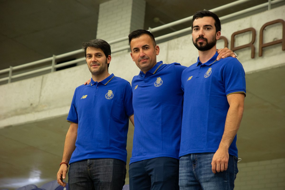 Ricardo Ares 🏑 Treinador
Edu Farres 🏑 Treinador Adjunto
Miguel Almeida 🏑Preparador Físico

#FCPorto #FCPortoHóquei #FCPortoFidelidade #FCPortoSports