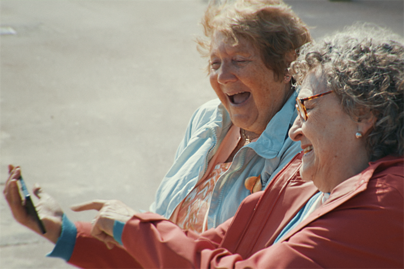 Campaignmag's tweet photo. Ad of the Day – Three "Life needs a big network" by Wonderhood Studios https://t.co/yR7T1eLKA2 @WonderhoodHQ https://t.co/UuaV0TXjYB