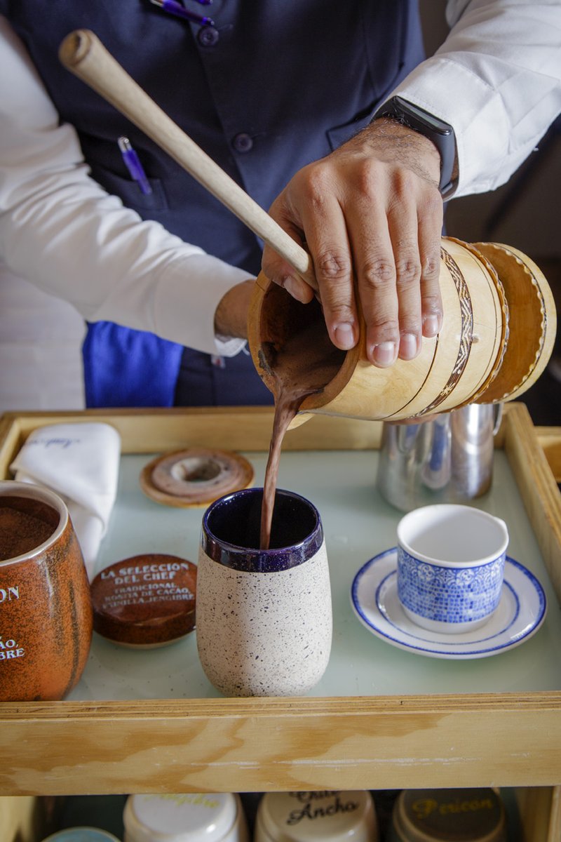 AZUL_CDMX's tweet photo. ¿Cómo comienzas la semana? En Azul Restaurantes se inicia con un chocolate tibio selección del chef Ricardo Muñoz Zurita. https://t.co/5z11rM1kzI