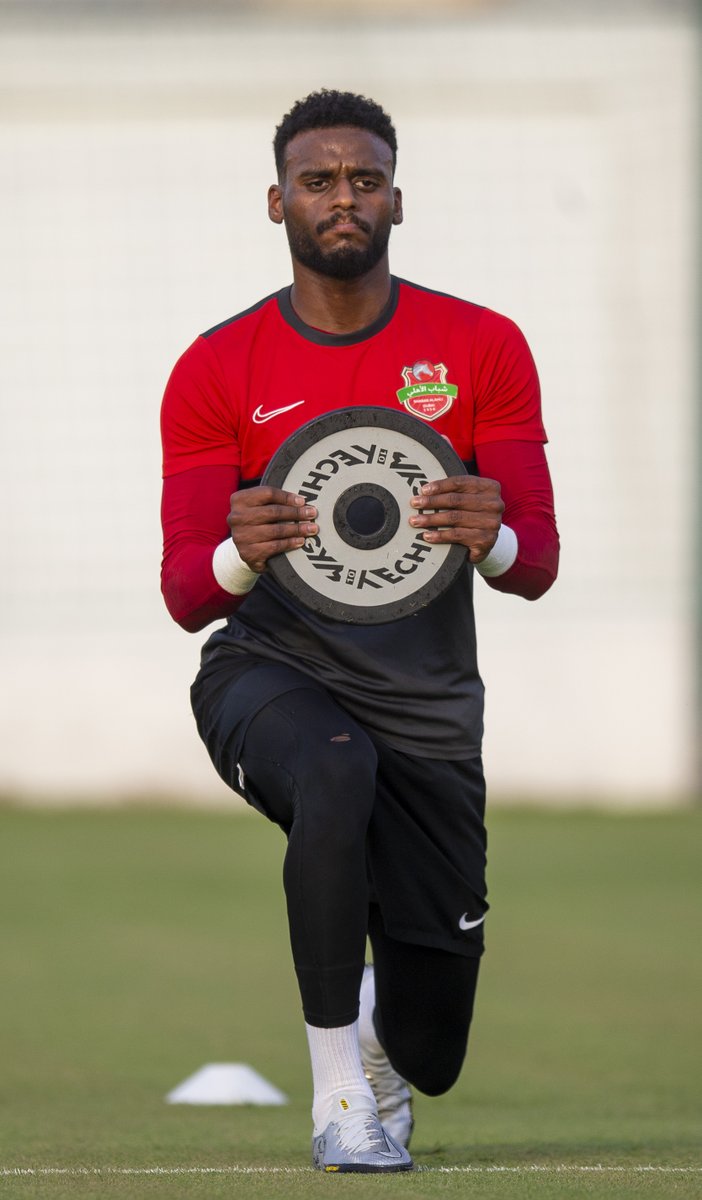 فريقنا يواصل تحضيراته للموسم الرياضي المقبل 2021/ 2022  ويؤدي مرانا اشتمل على تدريبات متنوعةلرفع معدل اللياقة البدنية وتجهيز اللاعبين للموسم الجديد
#شباب_الاهلي