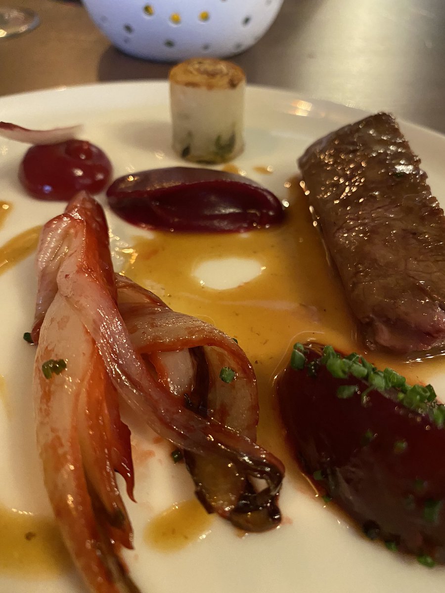 Gmcm67's tweet photo. Plenty of highlights @unalomebygc last night @Chef_cheevers raising the bar on the Glasgow dining scene FOH staff also hitting all the right notes #quality https://t.co/VV8E3u3ms4