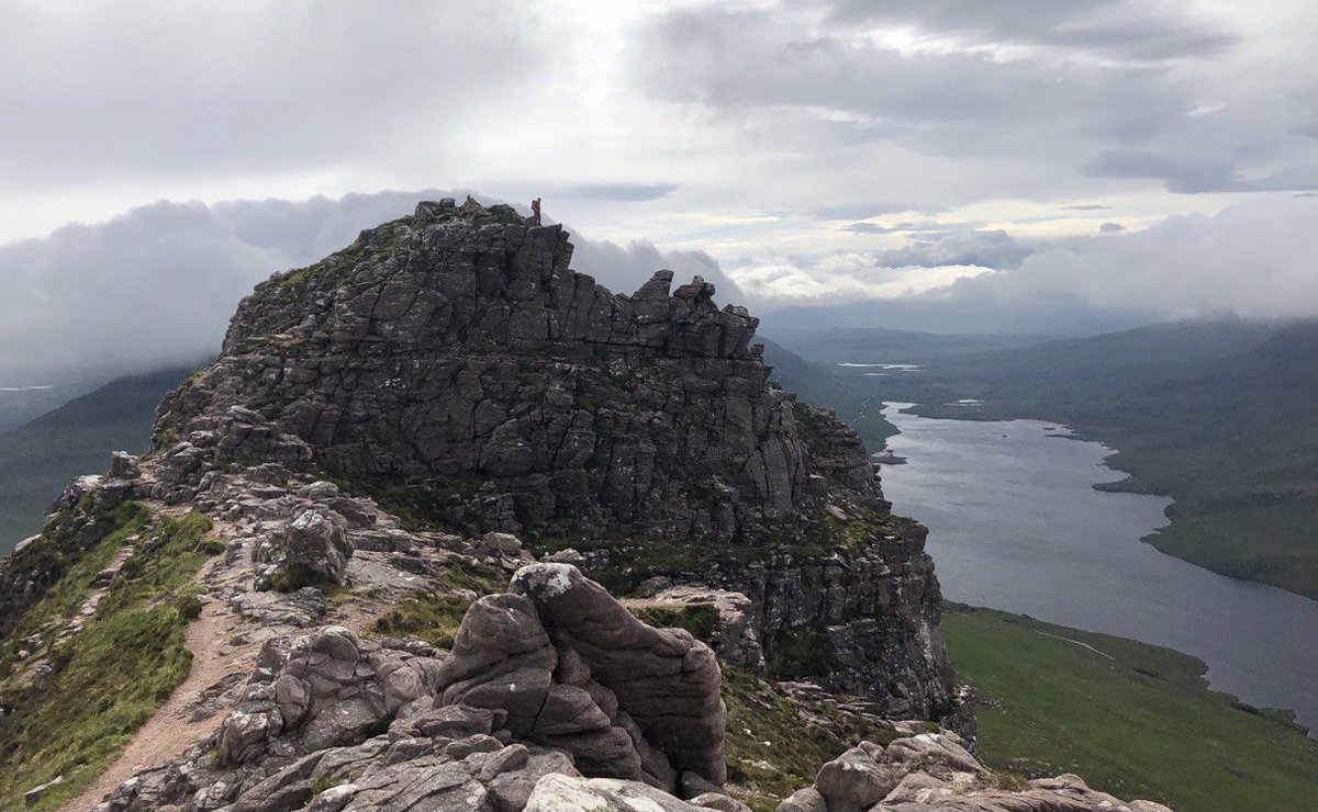BruceRussell16's tweet photo. Managed to get up & down Stac Pollaidh before the cloud came down. Cul Mor wearing a cloak of cloud & unfortunately no views of Suilven, still a cracking little hill. #assnt #outandaboutscotland
#WalkYourWay
#getoutside https://t.co/zh4Bqp4uVS