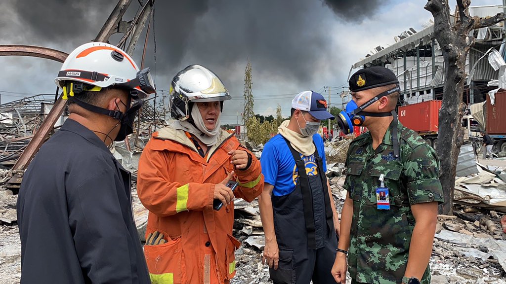 คุณแม่ลูกสองและบรรดาแฟนลูก tweet media