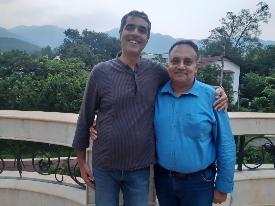 sudipkmaity's tweet photo. Met Collegemate and friend @atulsethiTOI after almost a decade at Dehradun, who also happens to be the Bureau Chief of TOI Dehradun #reunion #ClassMate #collegemate #IHMBBSRClassof1996 https://t.co/1FkHdI6UEH