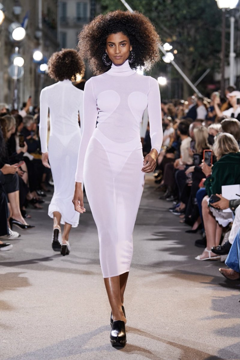 styleandthought's tweet photo. It is back! Maison Alaïa’s runway return after 4 years https://t.co/RPTSIX4vzx