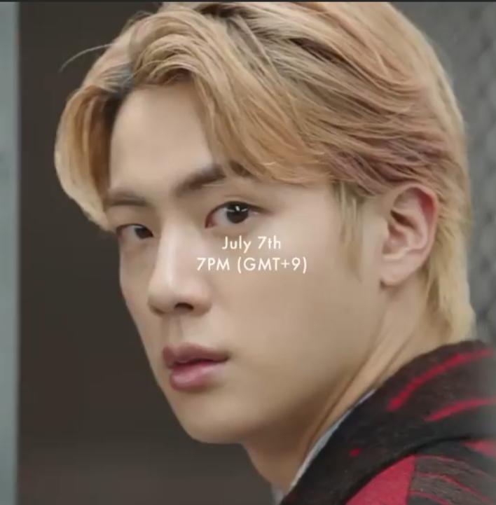 lverksj's tweet photo. SO HANDSOME😭😭
#SEOKJIN #LouisVuitton
@BTS_twt @bts_bighit @LouisVuitton https://t.co/rDzLM8s4K4