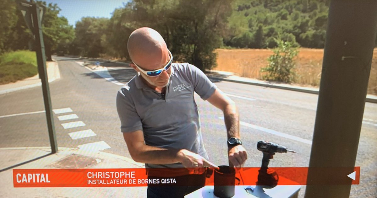 qista_technobam's tweet photo. 📺 Hier, #QISTA était à l'honneur dans @CapitalM6 pour un sujet spécial #moustique🦟! 
Au programme : efficacité de nos bornes éco-responsables, installations à @villedhyeres, visite de nos locaux, témoignage du co-fondateur Pierre Bellagambi
Le replay 👉https://t.co/o0548wLe66 https://t.co/B0HBUAXg7v
