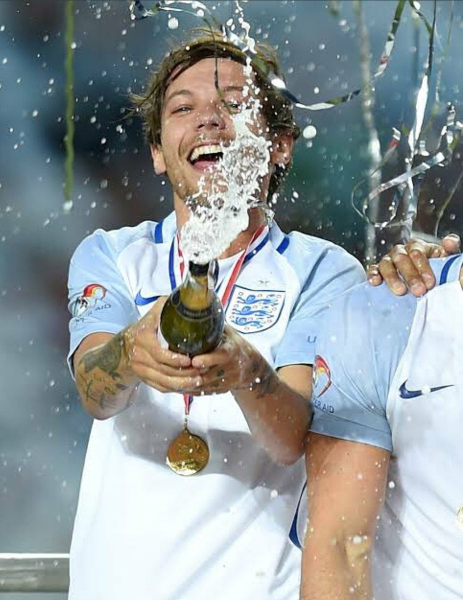 themariaignacia's tweet image. I&apos;m so proud of us, maybe we did not win, but we made many people meet lou KILL MY MIND #LouisForUEFAEURO #LouisTomlinson