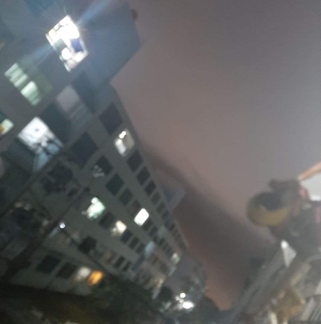 ฝากหน่อยนะคะ ตอนนี้แถวร่มเกล้าที่ห่างจากโรงงานประมาณ9กิโลเริ่มเห็นควันแล้ว😭😭 #โรงงานกิ่งแก้วไฟไหม้