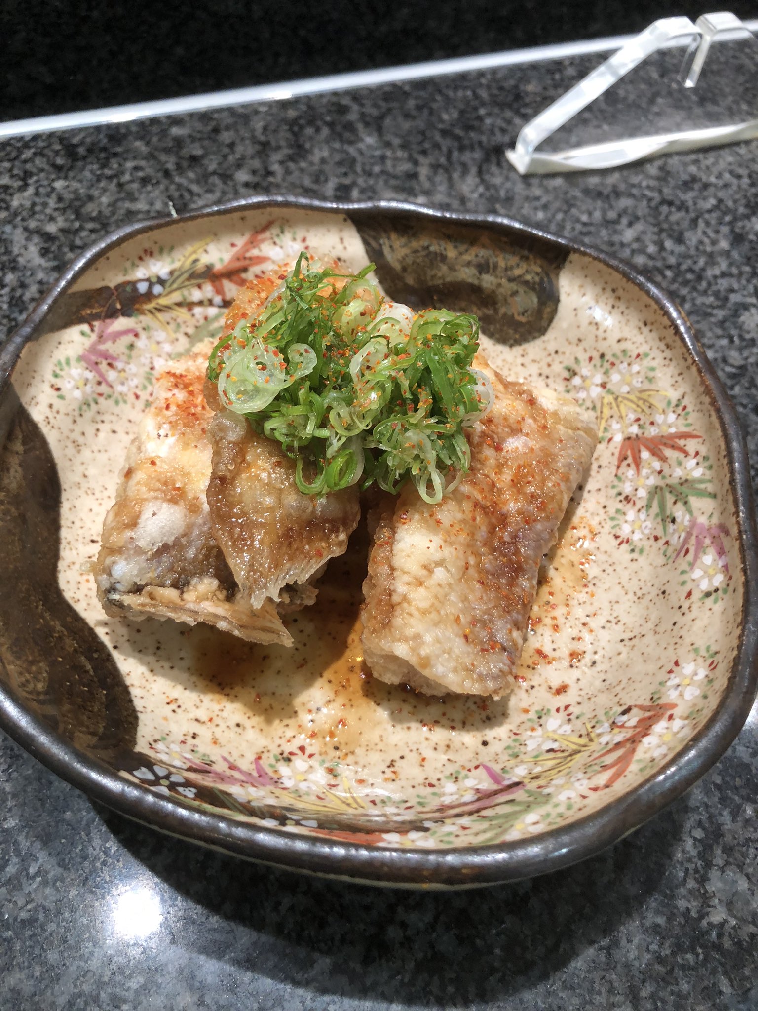 Masanorinaito 今夜は久しぶりに大丸京都店地下の寿司 喜与丸 角尾店長の寿司 おまかせ グジ 甘鯛 の唐揚げ キリッとさんの強いポン酢との合わせが絶品 小肌に桜でんぶを合わせるのは関西の技 元気を出すには酢が一番との心遣いが嬉しい T