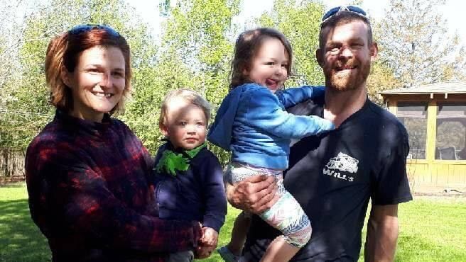 One of our own needs our help! 

Stephanie is a Paramedic with the County of Renfrew, and her husband, Brad, was in a serious MVC last week and remains in critical condition at the Ottawa Civic. A GoFundMe has been set up.

PLEASE DONATE HERE: buff.ly/3dLYGgV

Please RT!