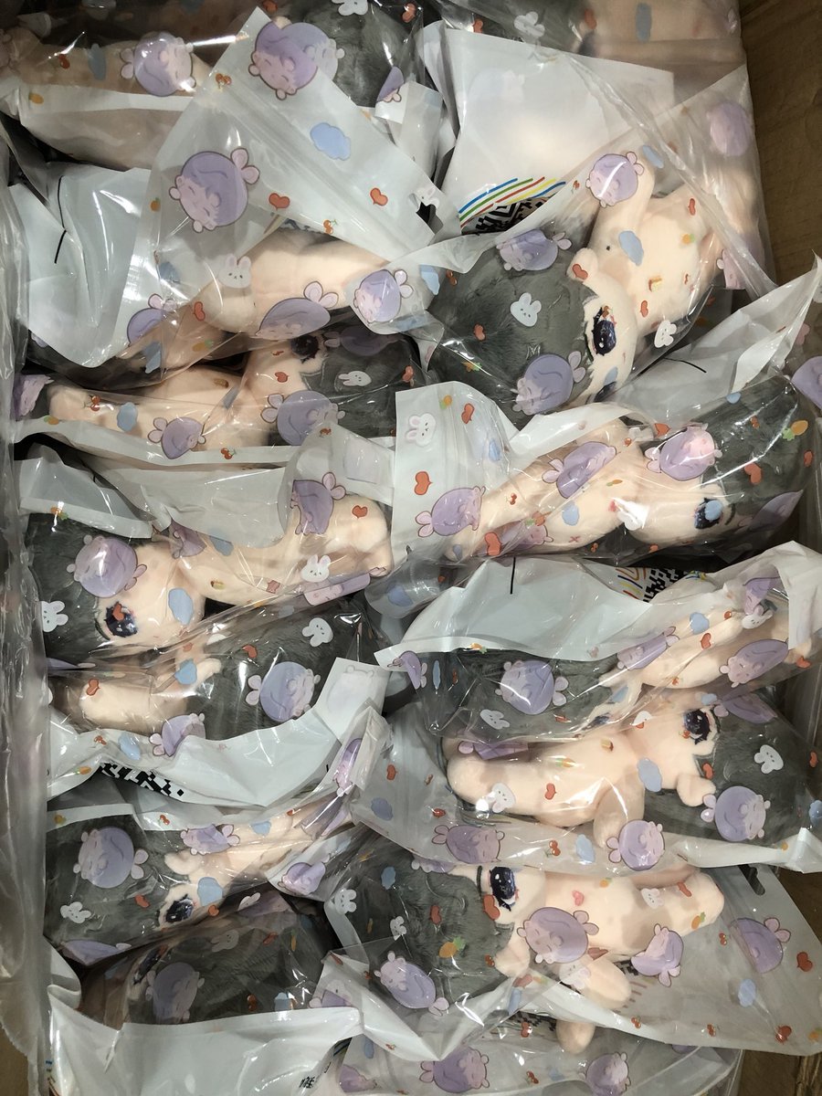 Caprimin_1225's tweet photo. 伴岷到家啦！！！一起到家的還有DREAM衣櫥～現在就等ALPACA衣櫥，就可以發給各位ee啦！
#카프리민_왔다

#임영민 #영민
#LIMYOUNGMIN
#YOUNGMIN https://t.co/jQa7vfaXB2