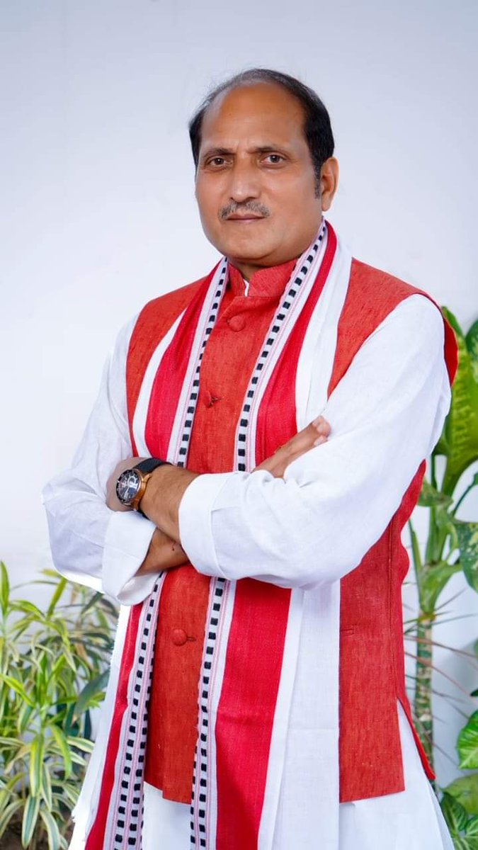 deepak1143chau's tweet photo. Let yourself do everything that you like most in life, may your Big Day be cheerful and happy! I wish you a day filled with great fun and a year filled with true happiness!
HappyBirthday SureshRana @SureshRanaBJP https://t.co/FpyGONravN
